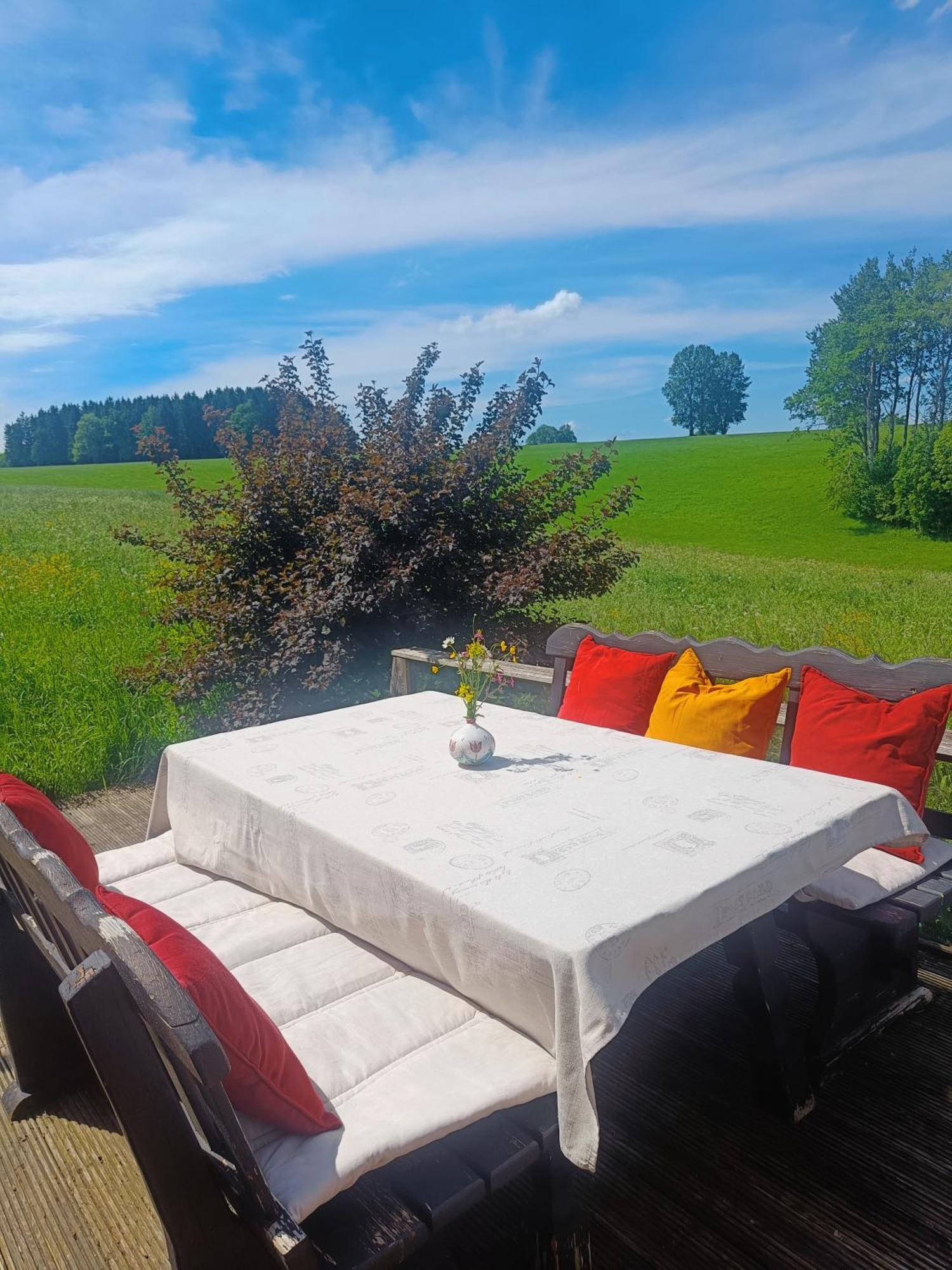 Berghof-Glueck Lägenhet Kaufbeuren Exteriör bild