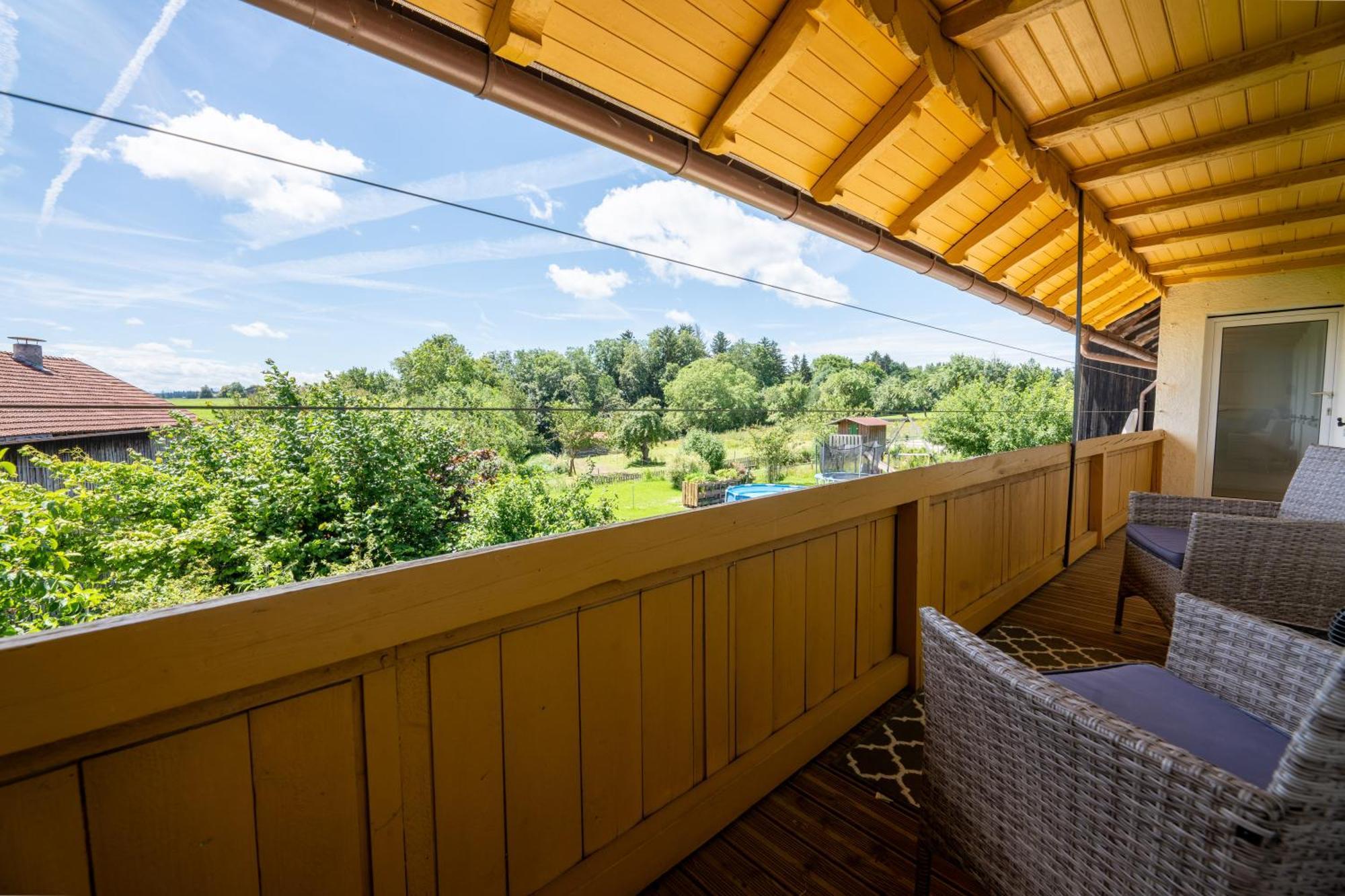 Berghof-Glueck Lägenhet Kaufbeuren Exteriör bild